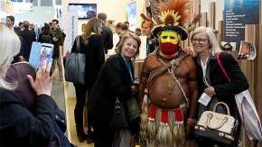 ITB Papua Neuguinea Fachbesucher und Ureinwohner